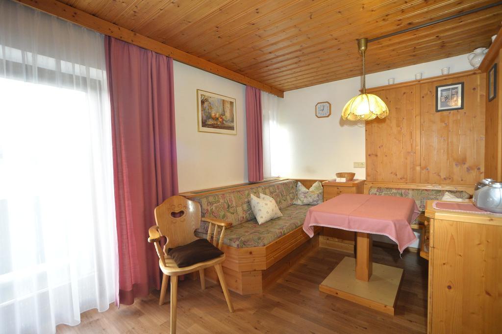 Ferienwohnung Fischerhof Leutasch Zimmer foto