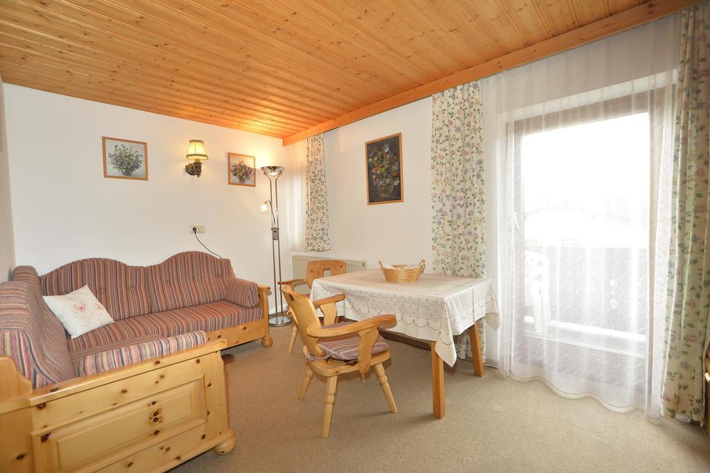 Ferienwohnung Fischerhof Leutasch Zimmer foto